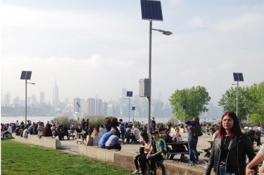 ニューヨークの食の祭典イベント 毎週土曜日ウィリアムズバーグで開催されるスモーガスバーグ